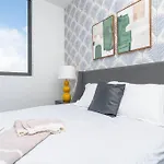 King Bed 2 Bedrooms Oasis Minutes To Brickell 6 Guests