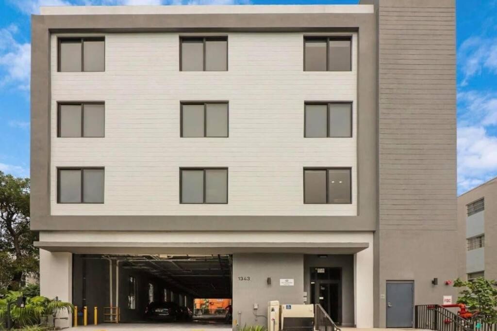 King Bed 2 Bedrooms Oasis Minutes To Brickell 6 Guests