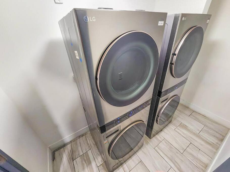 King Bed 2 Bedrooms Oasis Minutes To Brickell 6 Guests Apartment *