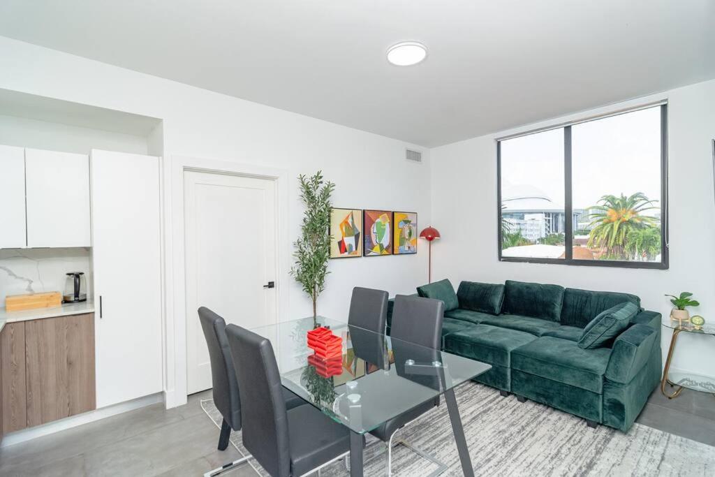 King Bed 2 Bedrooms Oasis Minutes To Brickell 6 Guests Apartment *